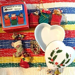 Cute Assortment of vintage Holiday‎ Christmas items